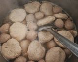 Foto langkah ke 3 dari resep Bakso Gepeng Kwetiau Kuah Bening.