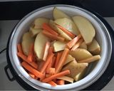 Foto langkah ke 1 dari resep Potato wedges dan teman2 nya.
