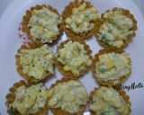 A picture of step 3 of Corn capsicum cheese tarts.
