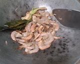 Foto langkah ke 2 dari resep Tumis Udang Pete Cabe Ijo.