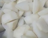 A picture of step 1 of Turnip Chicken.