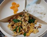รูปขั้นตอนการทำที่ 5 ของ ไข่เจียวหมูสับผักบุ้ง สูตรเด็ก 1 ขวบ