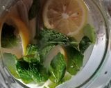 Gambar langkah 4 resipi Soda Herbs.