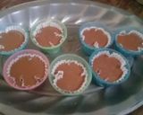 Foto langkah ke 5 dari resep Bolu kukus cokelat simple.