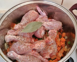 Foto del paso 2 de la receta: Muslitos de pollo en salsa
