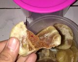 Foto langkah ke 5 dari resep Cireng isi abon pedas.