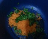 A picture of step 1 of Dhania soup# author Marathon#.