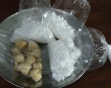 Foto langkah ke 1 dari resep Santan kelapa plus kemiri... mengurangi rambut rontok.