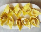 A picture of step 4 of Fried Dumpling (Pangsit Goreng).