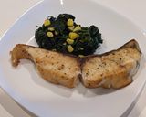 รูปขั้นตอนการทำที่ 2 ของ ผักโขมผัดเนยกับข้าวโพด low carb เครื่องเคียงสเต็ก