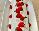 Foto del passaggio 7 della ricetta Rotolo di panna e fragole