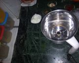 A picture of step 1 of Punjabi Strawberry Lassi.