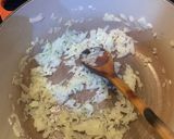 A picture of step 1 of Chicken, leek and mushroom pie.