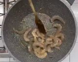 Foto del passaggio 6 della ricetta Involtini di pasta fillo con gamberi e verdure saltate