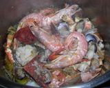 Foto del paso 2 de la receta Guiso de patatas con marisco