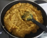 A picture of step 3 of Moong dal halwa.
