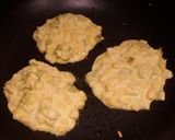 Foto del passaggio 9 della ricetta Frittelle di mais e peperoni