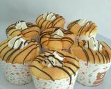 Foto langkah ke 9 dari resep Hokkaido chiffon vanila cupcakes.