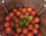 Foto del paso 1 de la receta: Tomates Cherry confitados con burrata y pesto