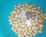 A picture of step 1 of Aloo chole chaat.