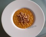 Foto del passaggio 3 della ricetta Risotto con granella di nocciole