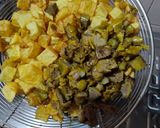 Foto langkah ke 2 dari resep (635) Sambal Goreng Kentang Hati Ampela.
