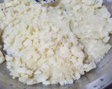 A picture of step 2 of Aloo ka Paratha.