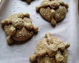 Foto del paso 5 de la receta: Pan de muerto de guayaba💛☠️