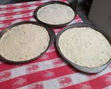 Foto del paso 1 de la receta: Pizza con pesto, queso mantecoso y aceitunas negras