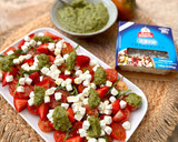 Foto del paso 6 de la receta: Ensalada de fresas, tomates y queso Keos