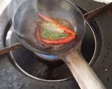 A picture of step 2 of Nariyal ki chutney.