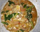 Foto langkah ke 4 dari resep Seblak mie enak.
