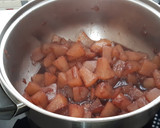 Foto del paso 2 de la receta: Compota de peras al vino, sin azúcar