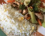 Foto del paso 4 de la receta: Verdura salteada con Pollo y Arroz🥕🥦🍲