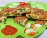 Foto langkah ke 5 dari resep Martabak telor keju debm.