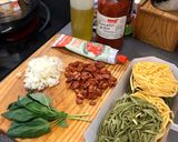Foto del paso 2 de la receta: Tagliatelle de espinacas al huevo, salsa de tomate y concentrado de albahaca 🌿