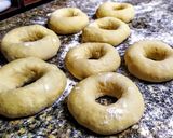 Foto del paso 3 de la receta: BAGELS🥯o Rosquillas Tiernas...!😋