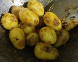 নিরামিষ আলুর দম (niramish aloor dum recipe in Bengali) রেসিপির ধাপ 1 ছবি