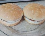 A picture of step 3 of Patty wala burger.