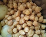 आलू छोले (Aloo chole recipe in Hindi) रेसिपी चरण 1 फोटो