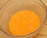 Köményes rántott tojásleves recept fázis 5 fotója