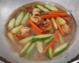 รูปขั้นตอนการทำที่ 3 ของ กุ้งผัดแตงกวา