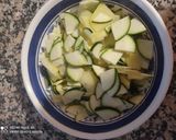 Foto del paso 1 de la receta: Mini tortilla de patata con calabacín y brócoli 🥒 🥔 🥦. 🧅🧄
