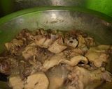 Foto langkah ke 3 dari resep Ayam ungkep bumbu putih.