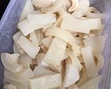 Foto langkah ke 2 dari resep Tumis kikil cabai hijau.