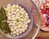 Hình bước làm 3 của món Đậu Coco Sốt Cà Chua & Andouillette