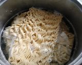Foto langkah ke 2 dari resep Mie Goreng Kucai.