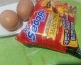 Foto langkah ke 1 dari resep Omlet indomie telur.