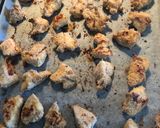 Foto del paso 2 de la receta Bocaditos de pollo al horno con salsa de ajo y miel. Picoteo bajo en calorías