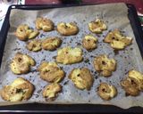 Φωτογραφία βήματος 5 της συνταγής Smashed potatoes με αρωματικά